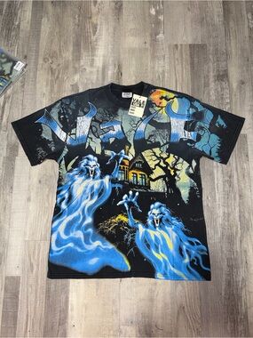 Valley dreams  Ghost House Graphic Tee with Blue Spirits